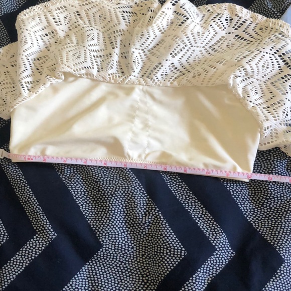 🌊ROXY white flutter textured MEDIUM bikini set - Picture 16 of 16